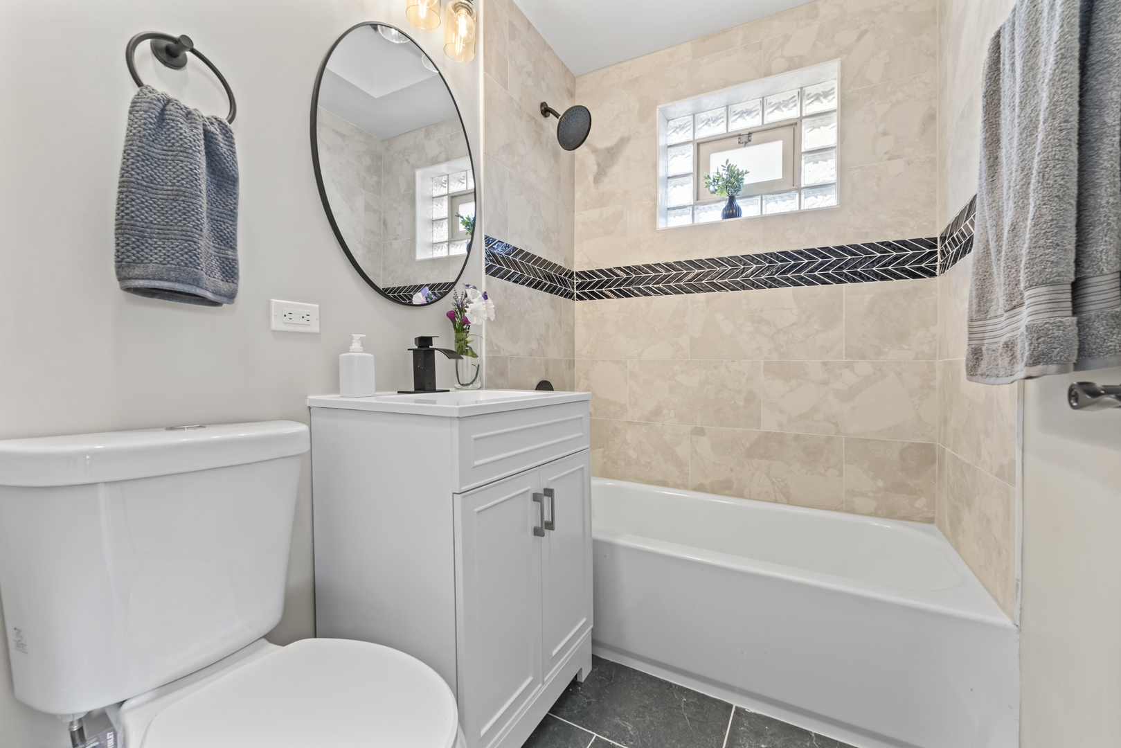 8169 S Tripp Avenue, Chicago, IL 60652