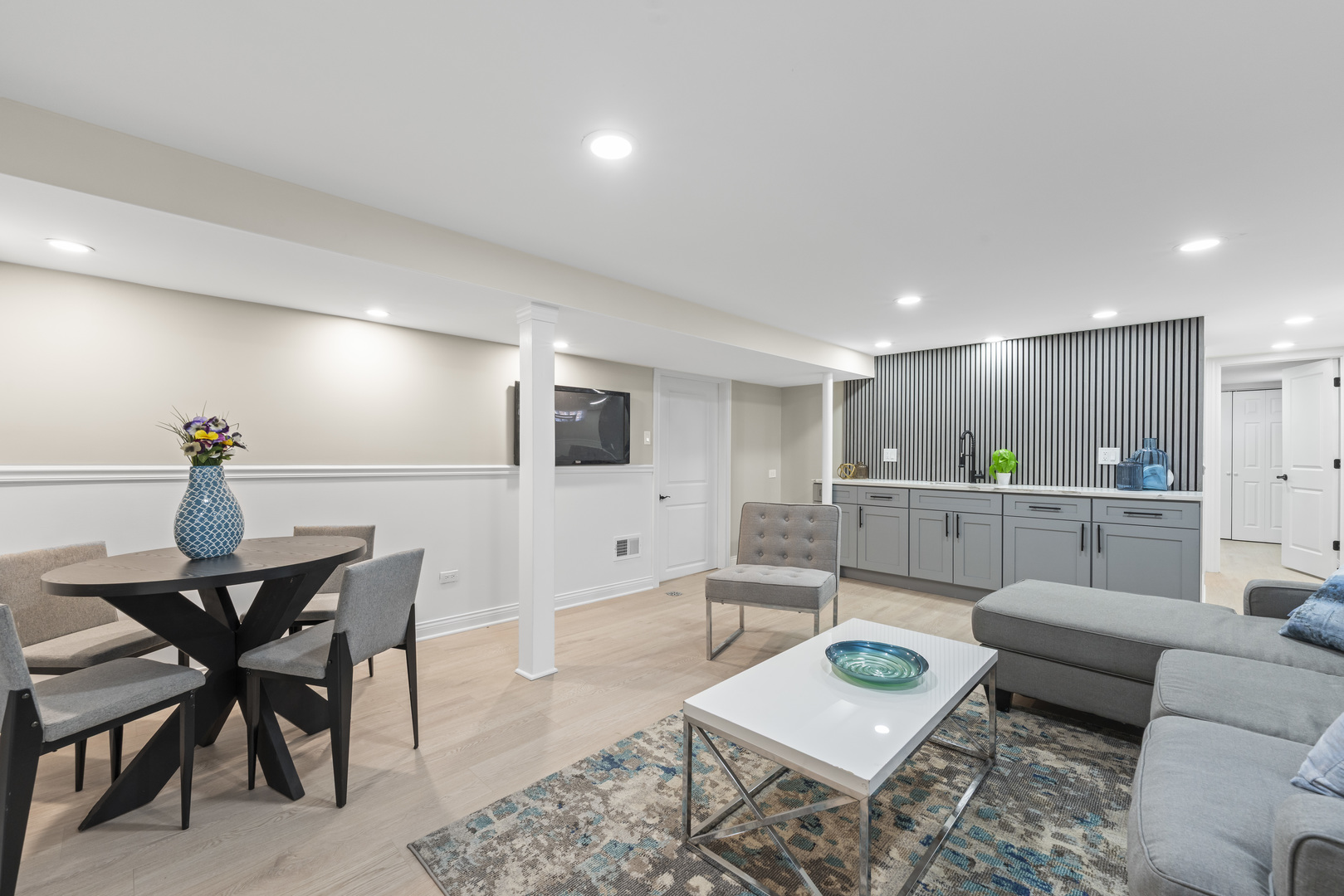 8169 S Tripp Avenue, Chicago, IL 60652