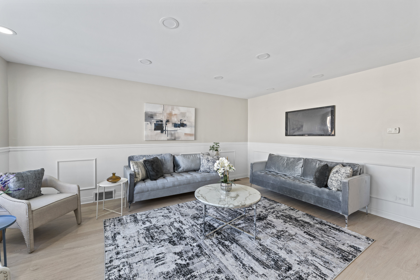 8169 S Tripp Avenue, Chicago, IL 60652