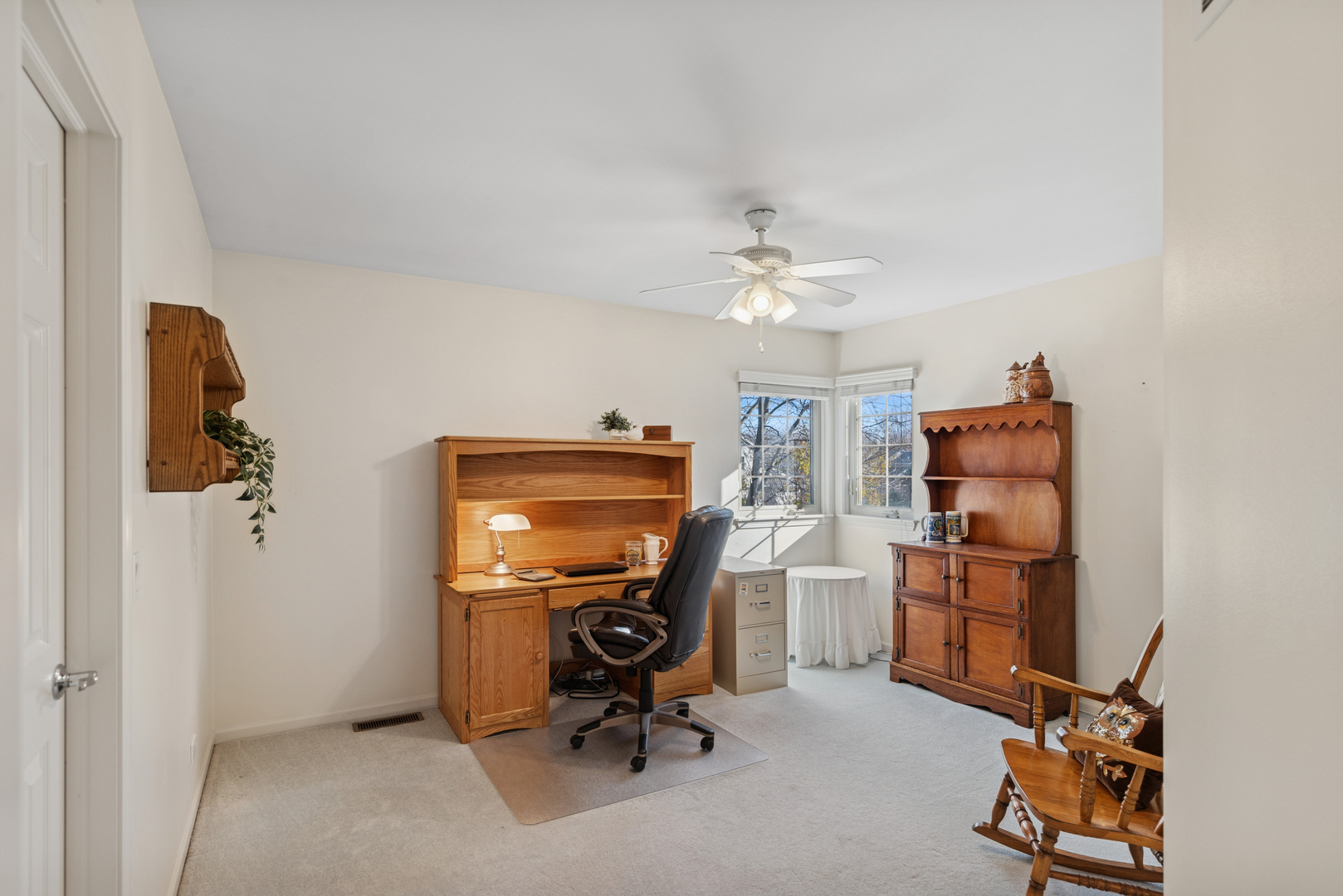 706 Owl Creek Lane, Gurnee, IL 60031