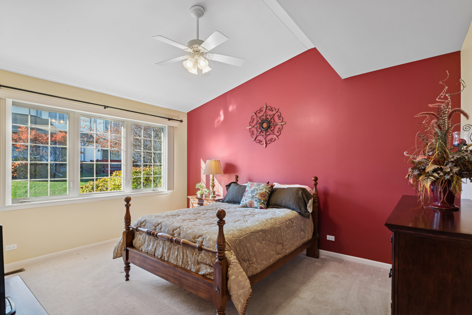 706 Owl Creek Lane, Gurnee, IL 60031