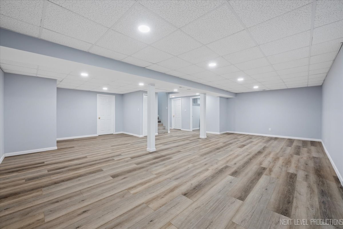 2S616 Linden Square, Warrenville, IL 60555