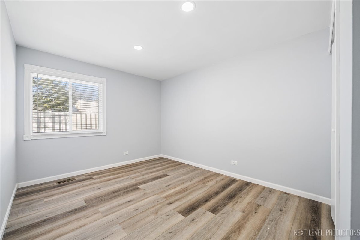 2S616 Linden Square, Warrenville, IL 60555