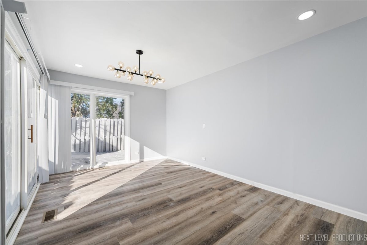 2S616 Linden Square, Warrenville, IL 60555