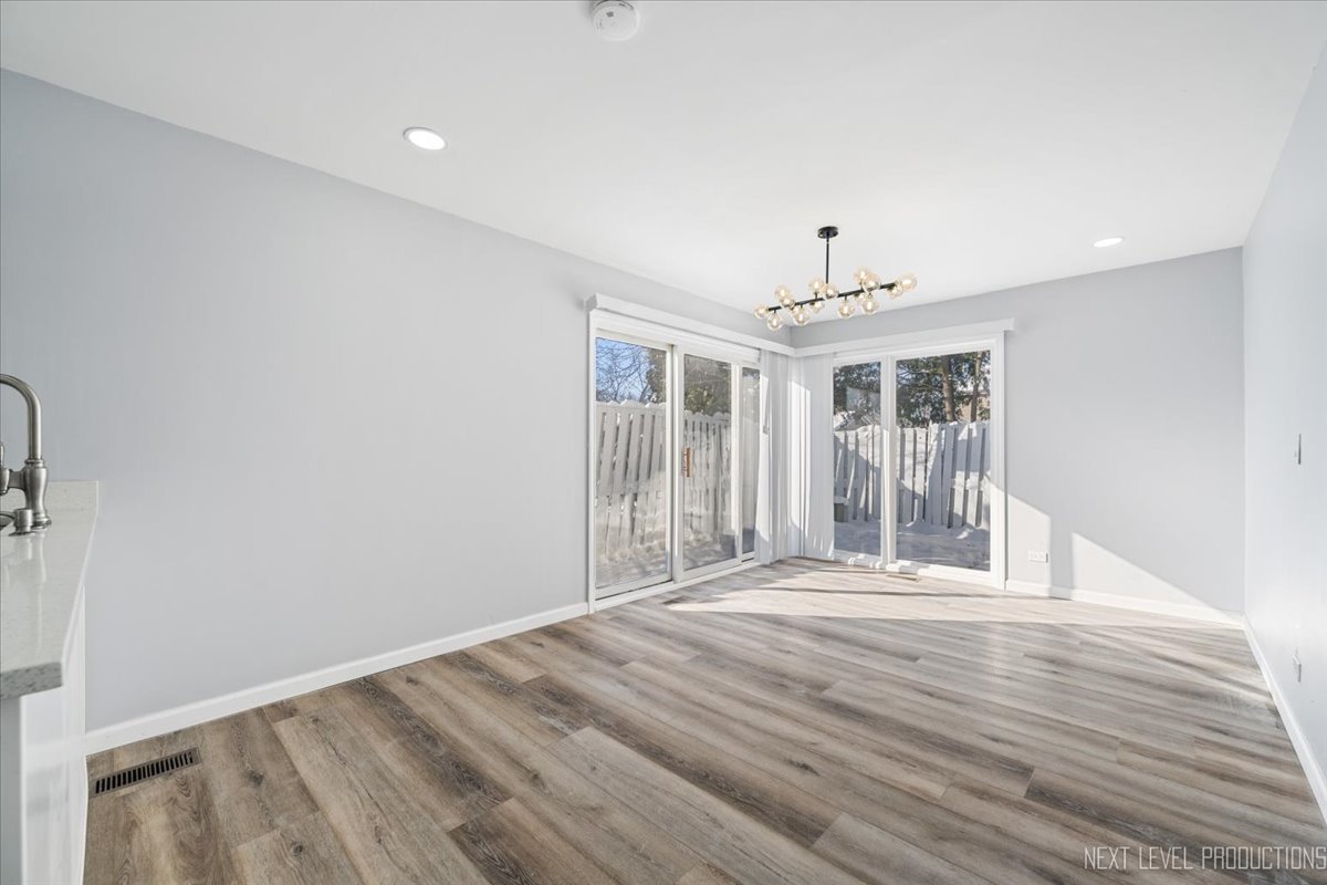 2S616 Linden Square, Warrenville, IL 60555