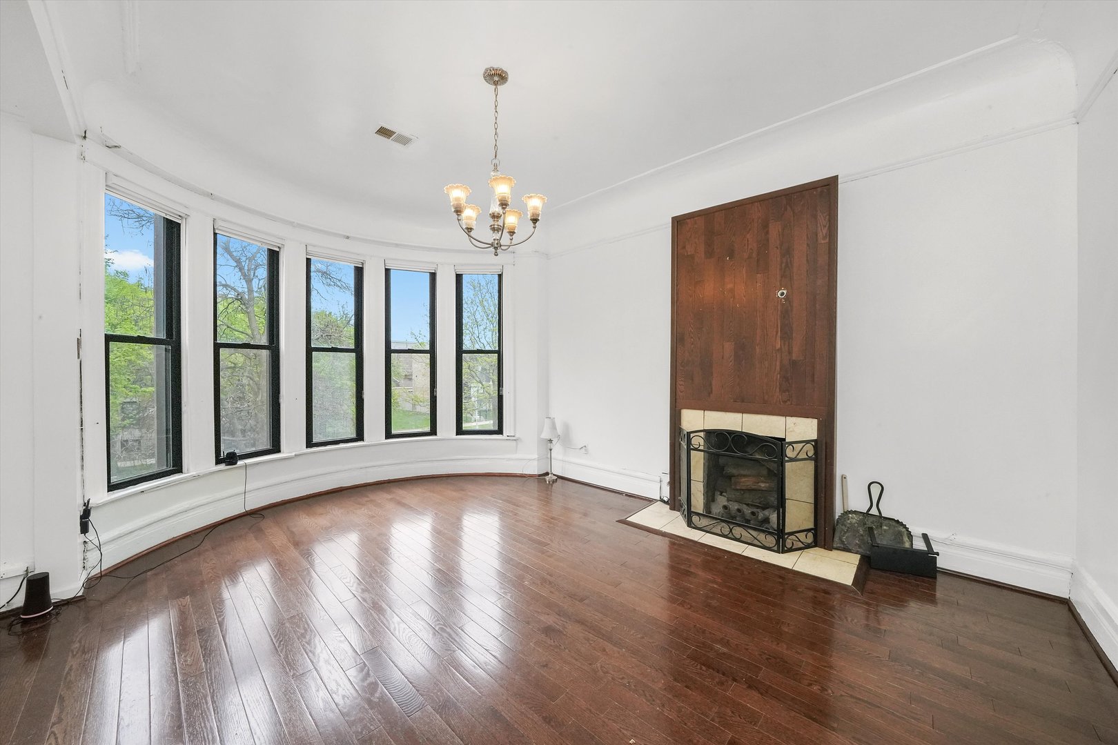 4540 S Prairie Avenue, Chicago, IL 60653