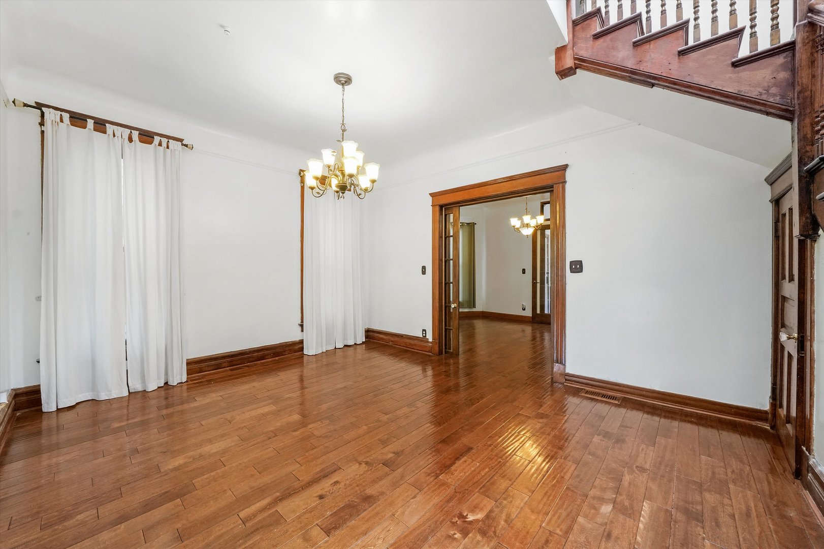 4540 S Prairie Avenue, Chicago, IL 60653