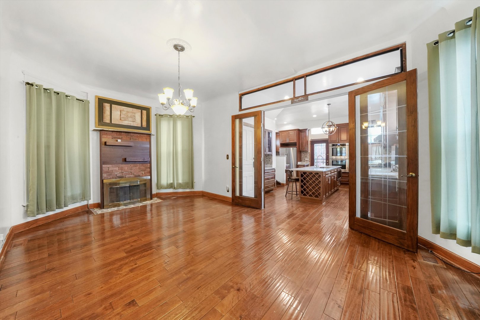 4540 S Prairie Avenue, Chicago, IL 60653