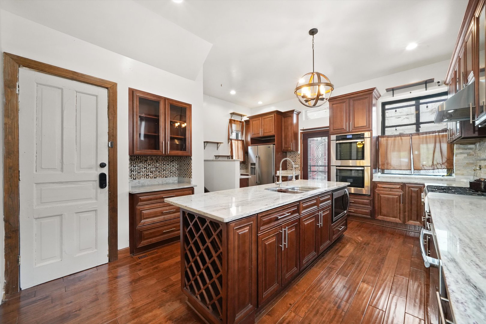 4540 S Prairie Avenue, Chicago, IL 60653