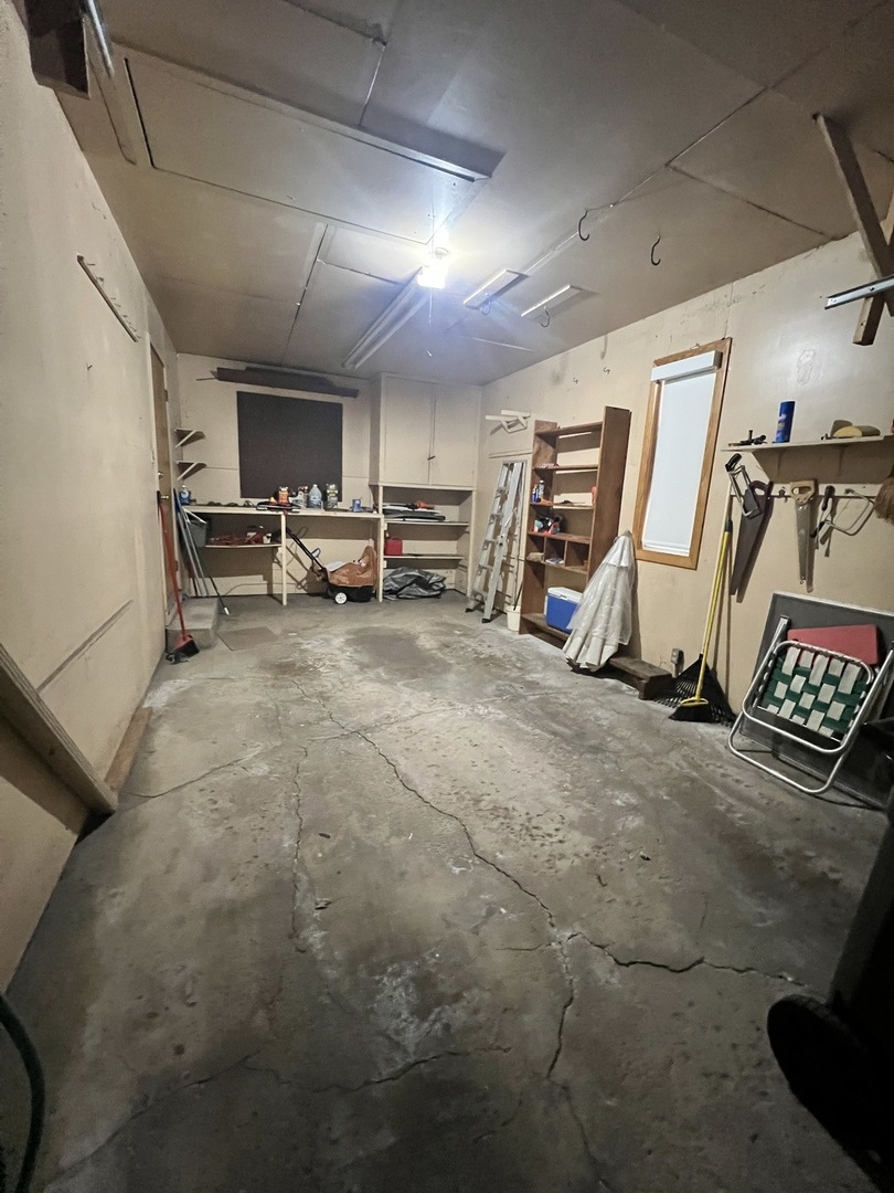 390 Oak Avenue, Wood Dale, IL 60191