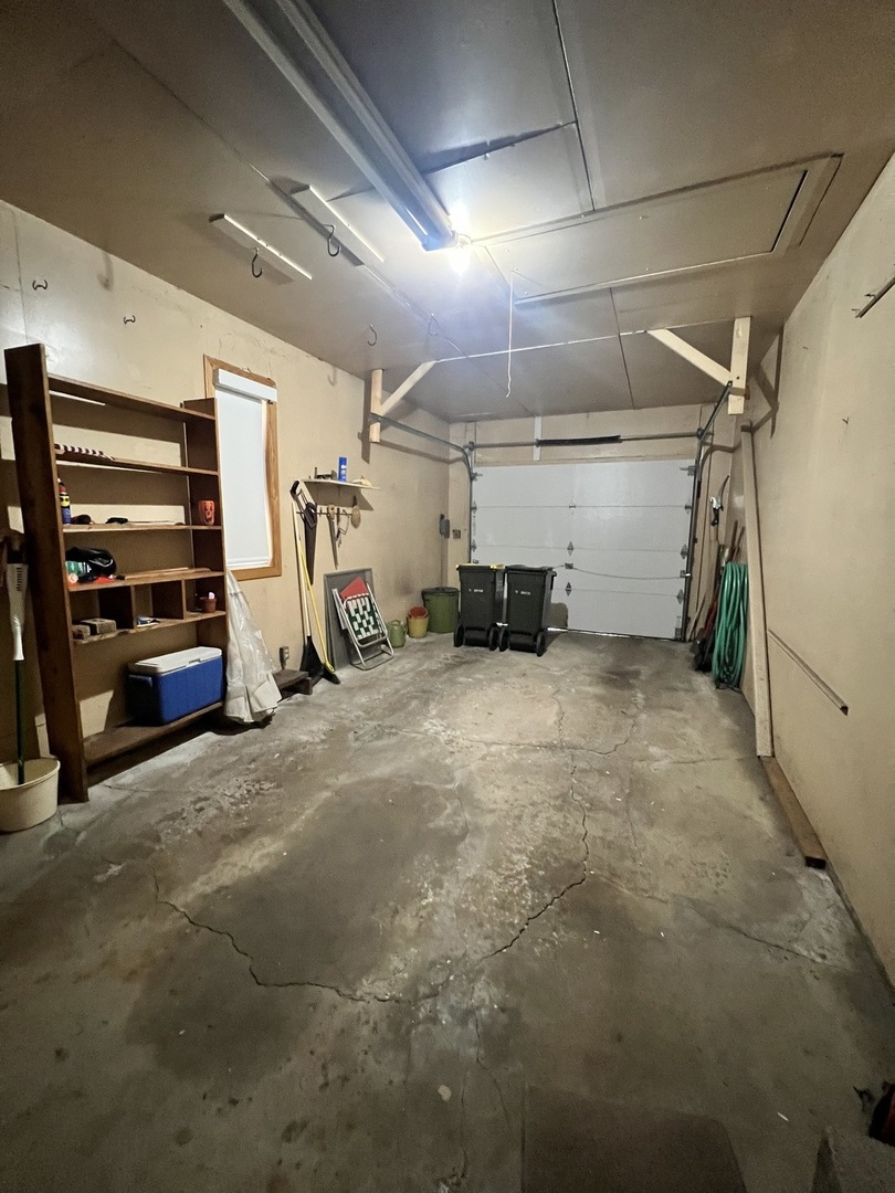 390 Oak Avenue, Wood Dale, IL 60191