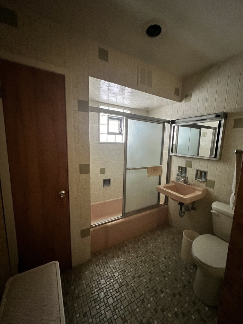 390 Oak Avenue, Wood Dale, IL 60191