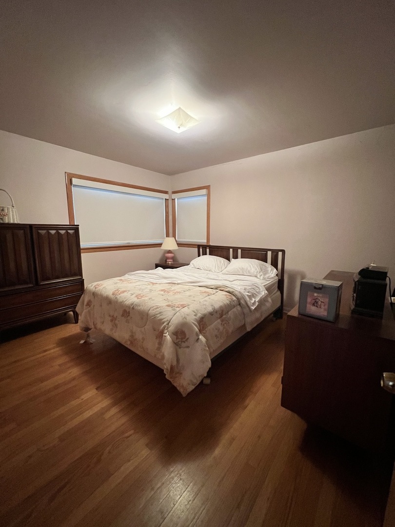 390 Oak Avenue, Wood Dale, IL 60191