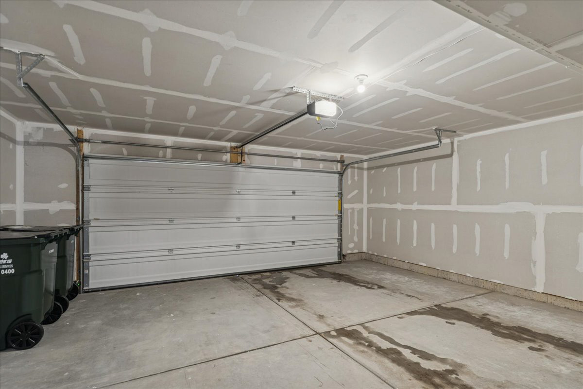 406 Red Oak Circle, Volo, IL 60020