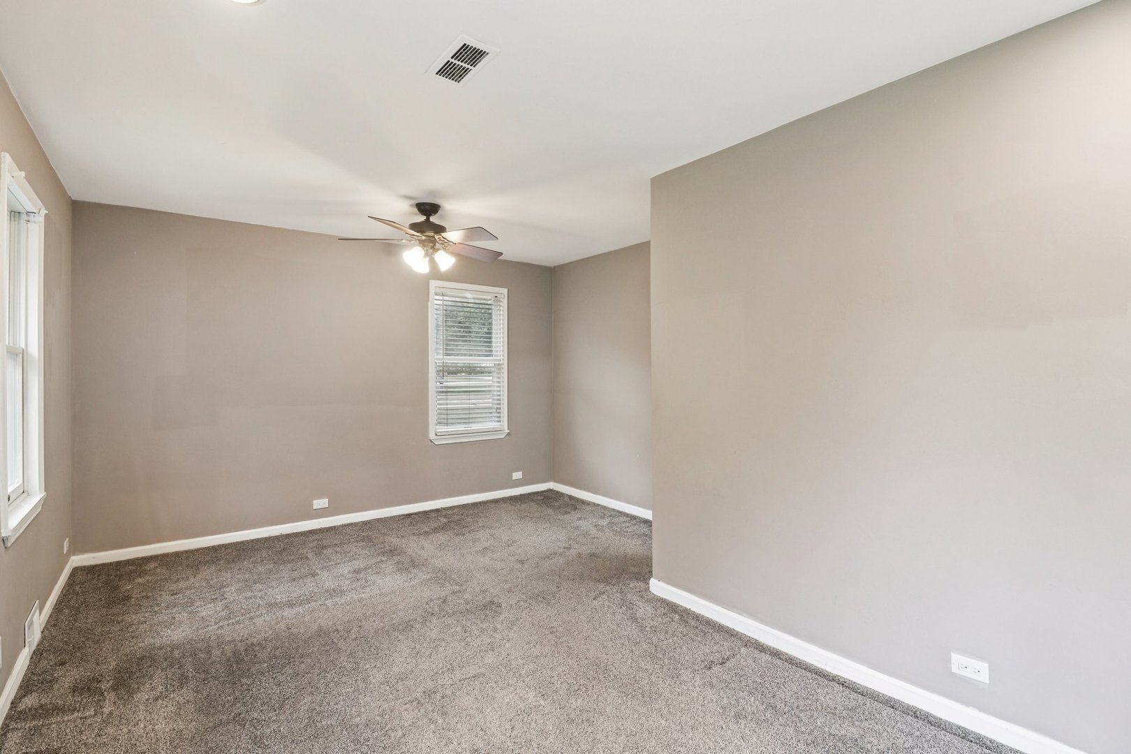 1039 S School Street, Lombard, IL 60148