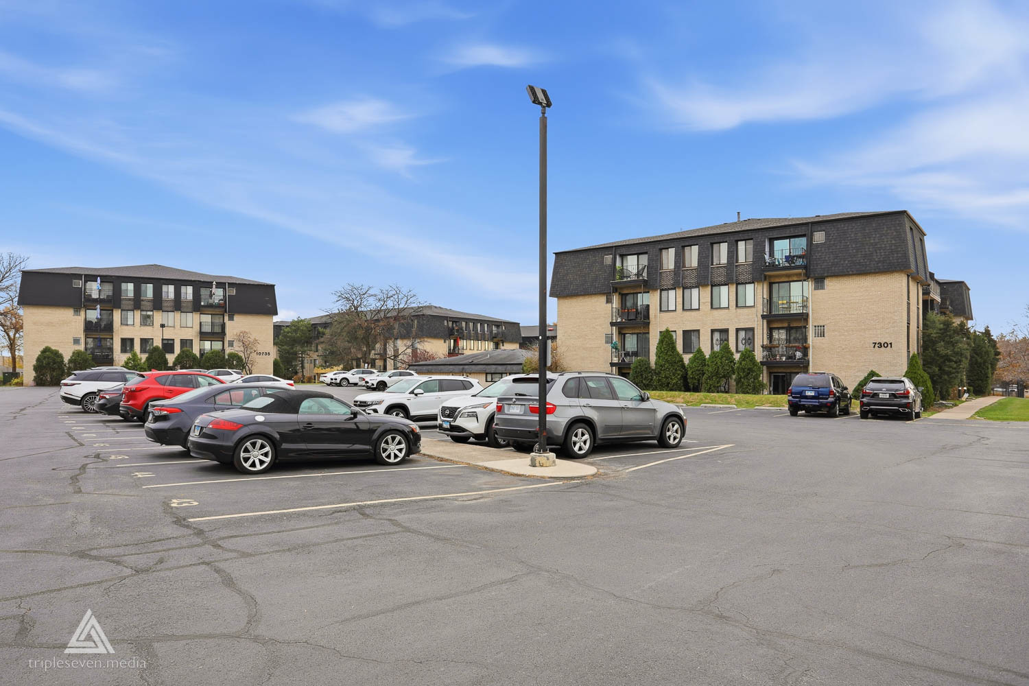 7301 Willow Springs Road #207, Countryside, IL 60525