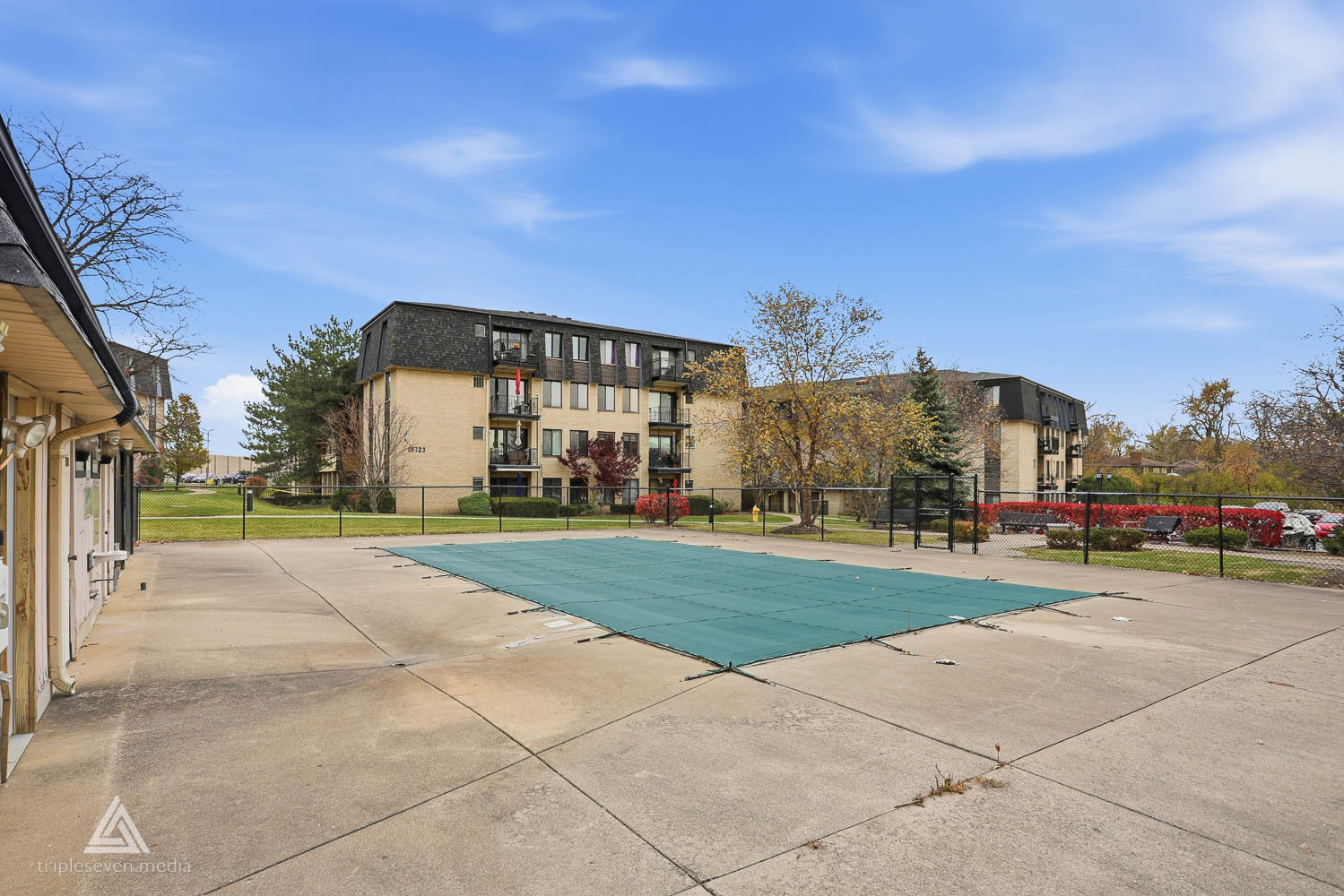 7301 Willow Springs Road #207, Countryside, IL 60525