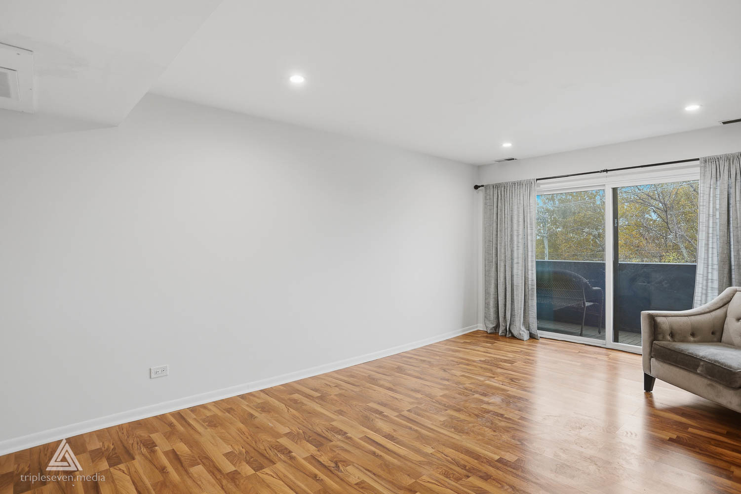 7301 Willow Springs Road #207, Countryside, IL 60525