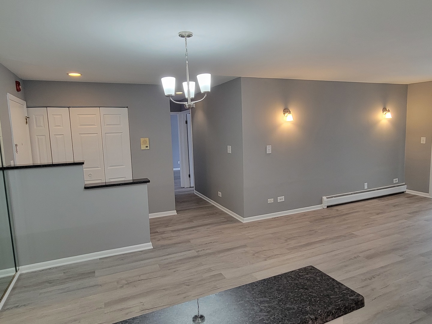 2315 S GOEBBERT Road #D-106, Arlington Heights, IL 60005