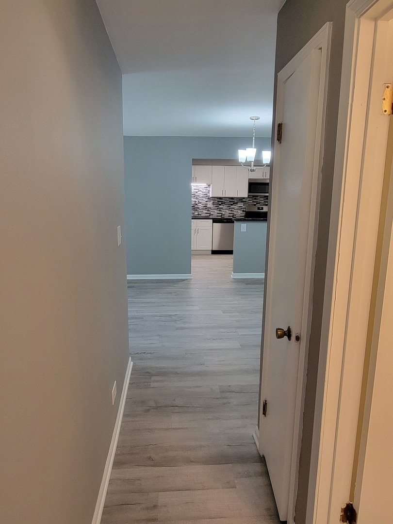 2315 S GOEBBERT Road #D-106, Arlington Heights, IL 60005