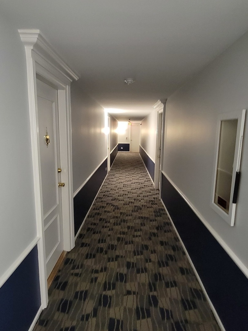 2315 S GOEBBERT Road #D-106, Arlington Heights, IL 60005