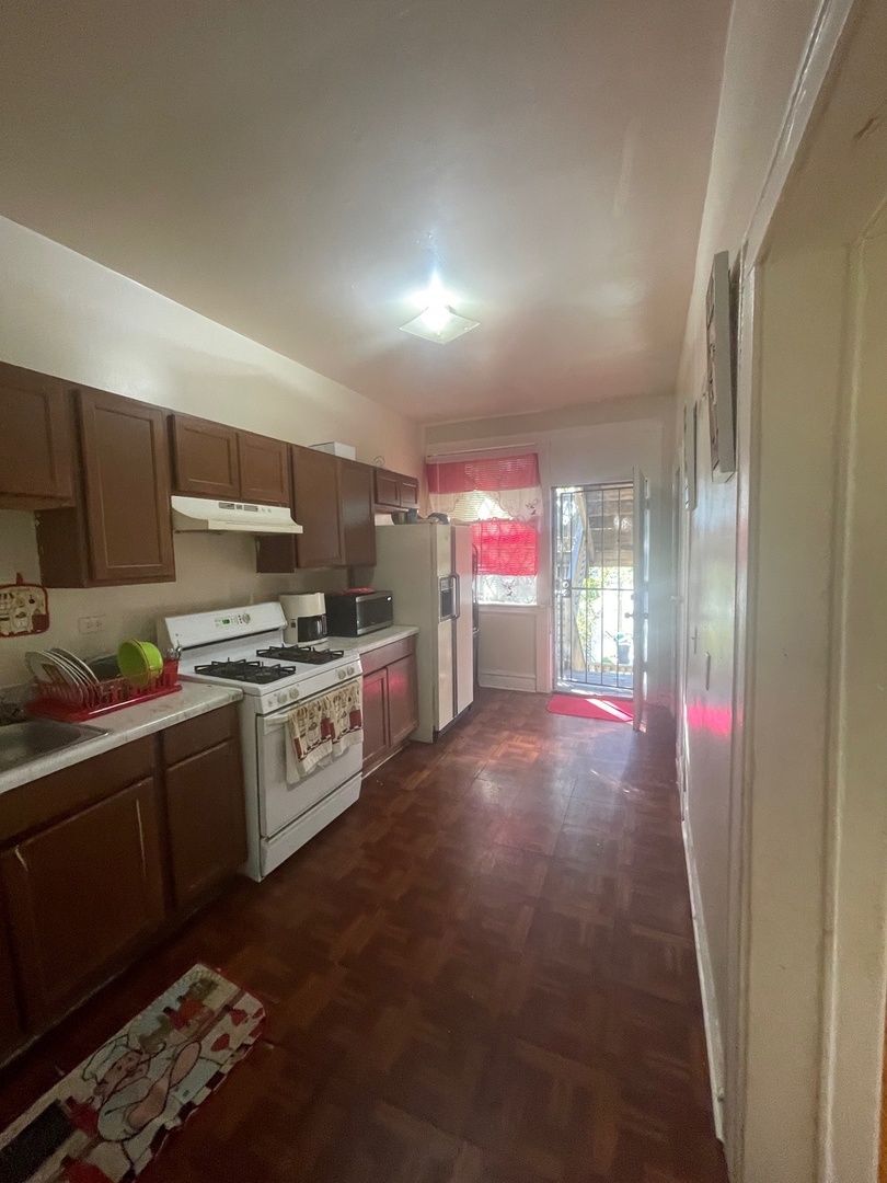 4123 W Washington Boulevard, Chicago, IL 60624