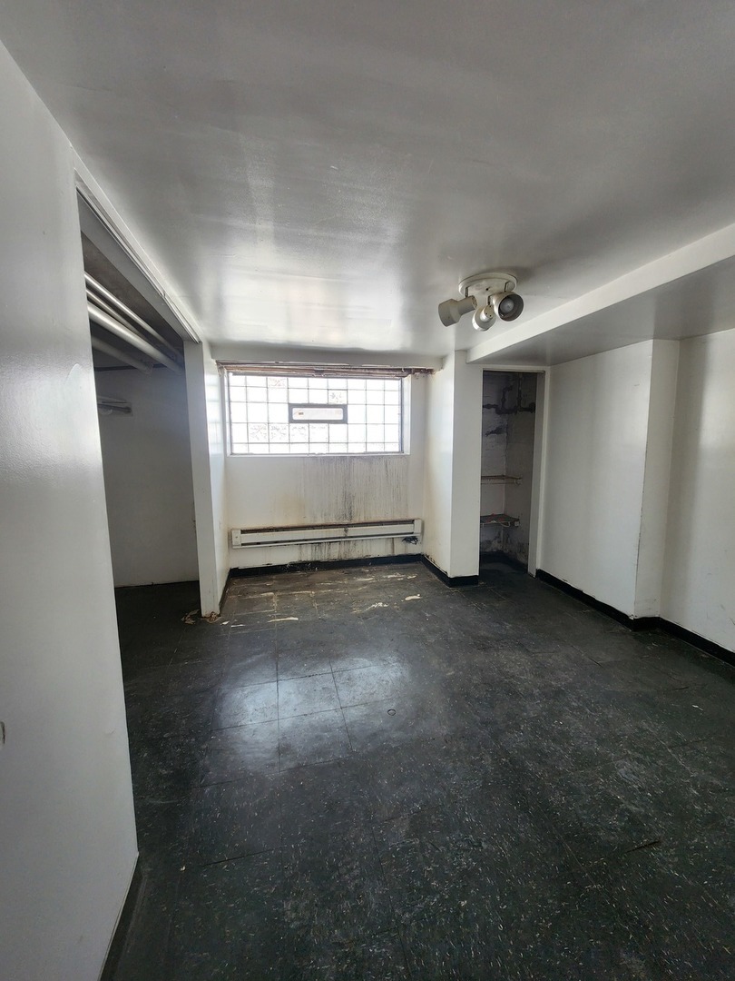 1436 N Luna Avenue, Chicago, IL 60651