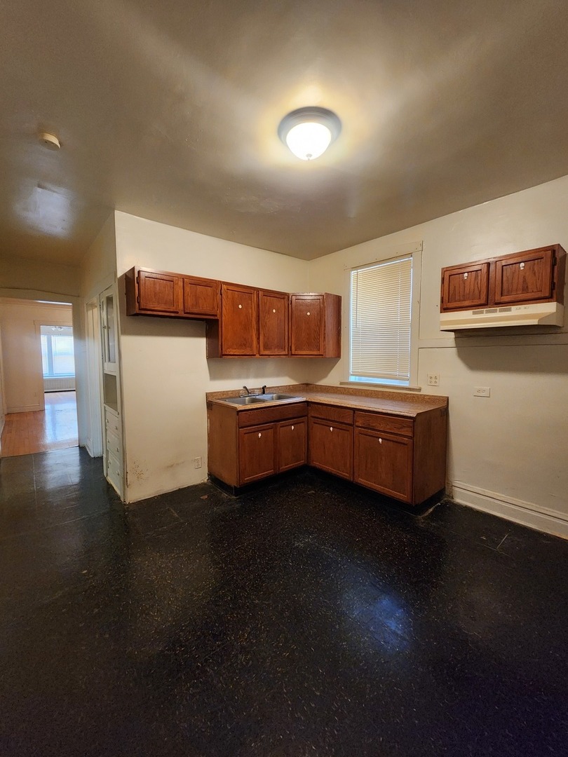 1436 N Luna Avenue, Chicago, IL 60651