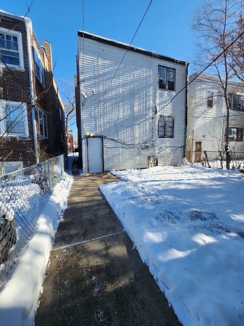1436 N Luna Avenue, Chicago, IL 60651