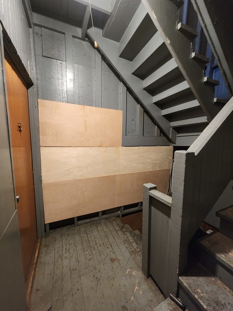 1436 N Luna Avenue, Chicago, IL 60651