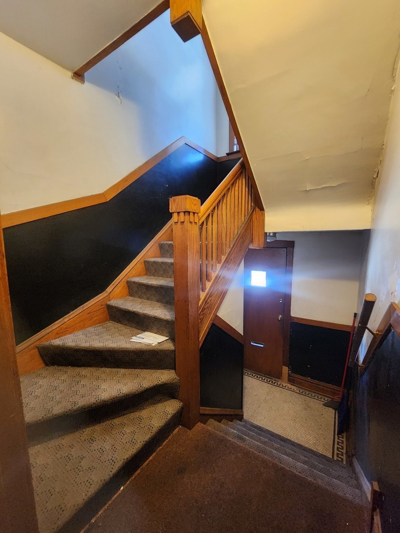 1436 N Luna Avenue, Chicago, IL 60651