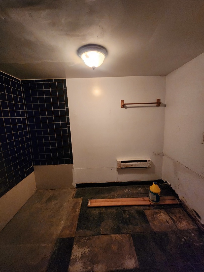 1436 N Luna Avenue, Chicago, IL 60651