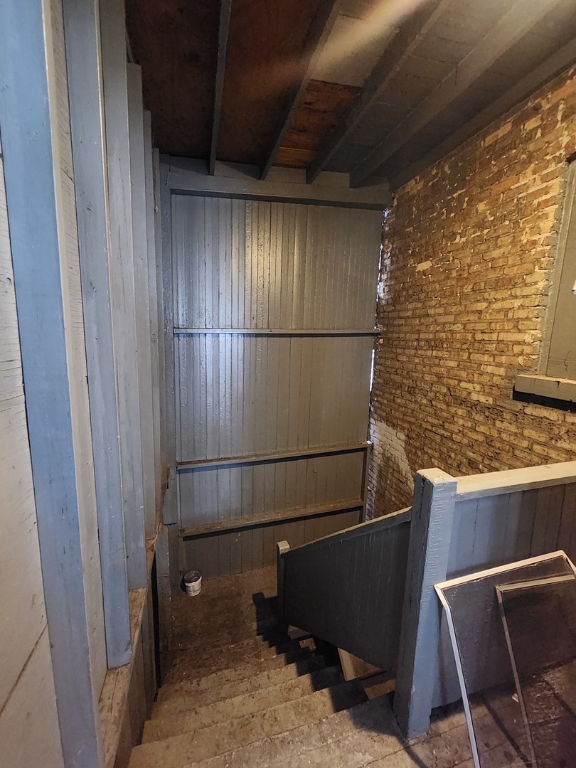 1436 N Luna Avenue, Chicago, IL 60651