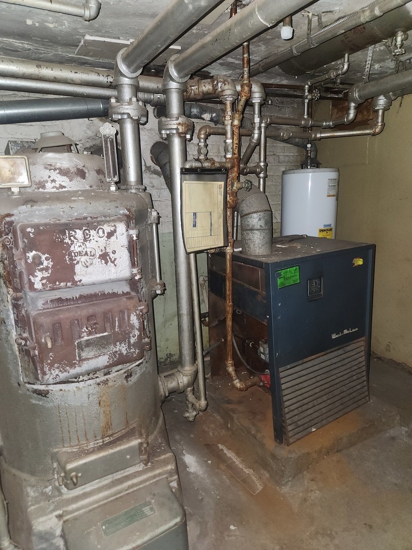 1436 N Luna Avenue, Chicago, IL 60651