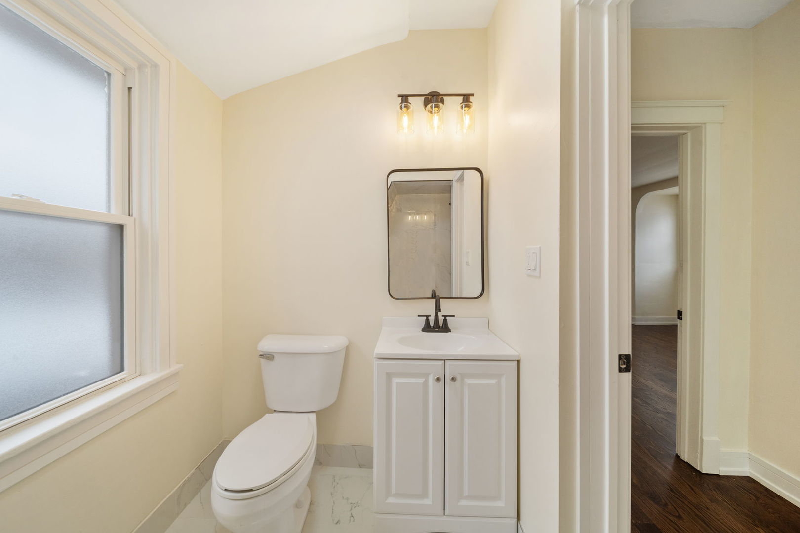 12000 S Perry Avenue, Chicago, IL 60628