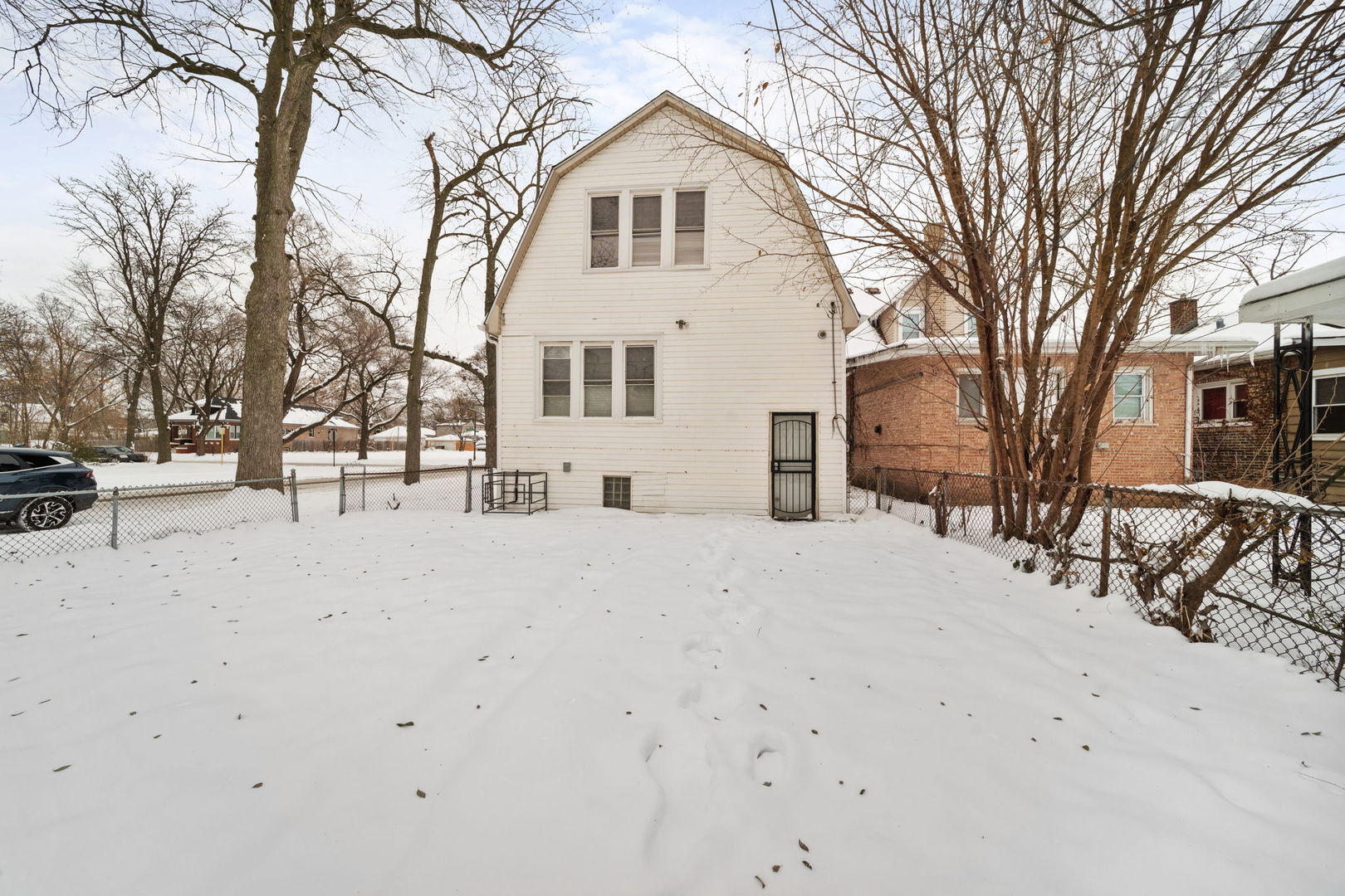 12000 S Perry Avenue, Chicago, IL 60628