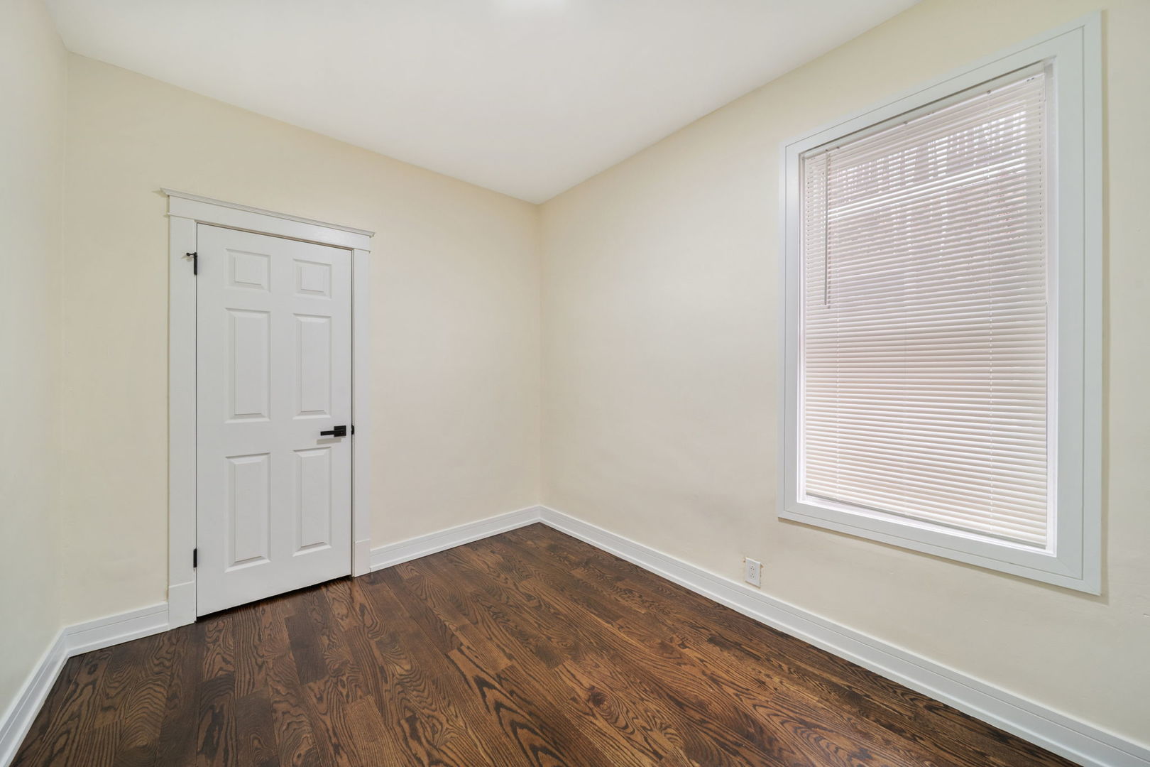 12000 S Perry Avenue, Chicago, IL 60628