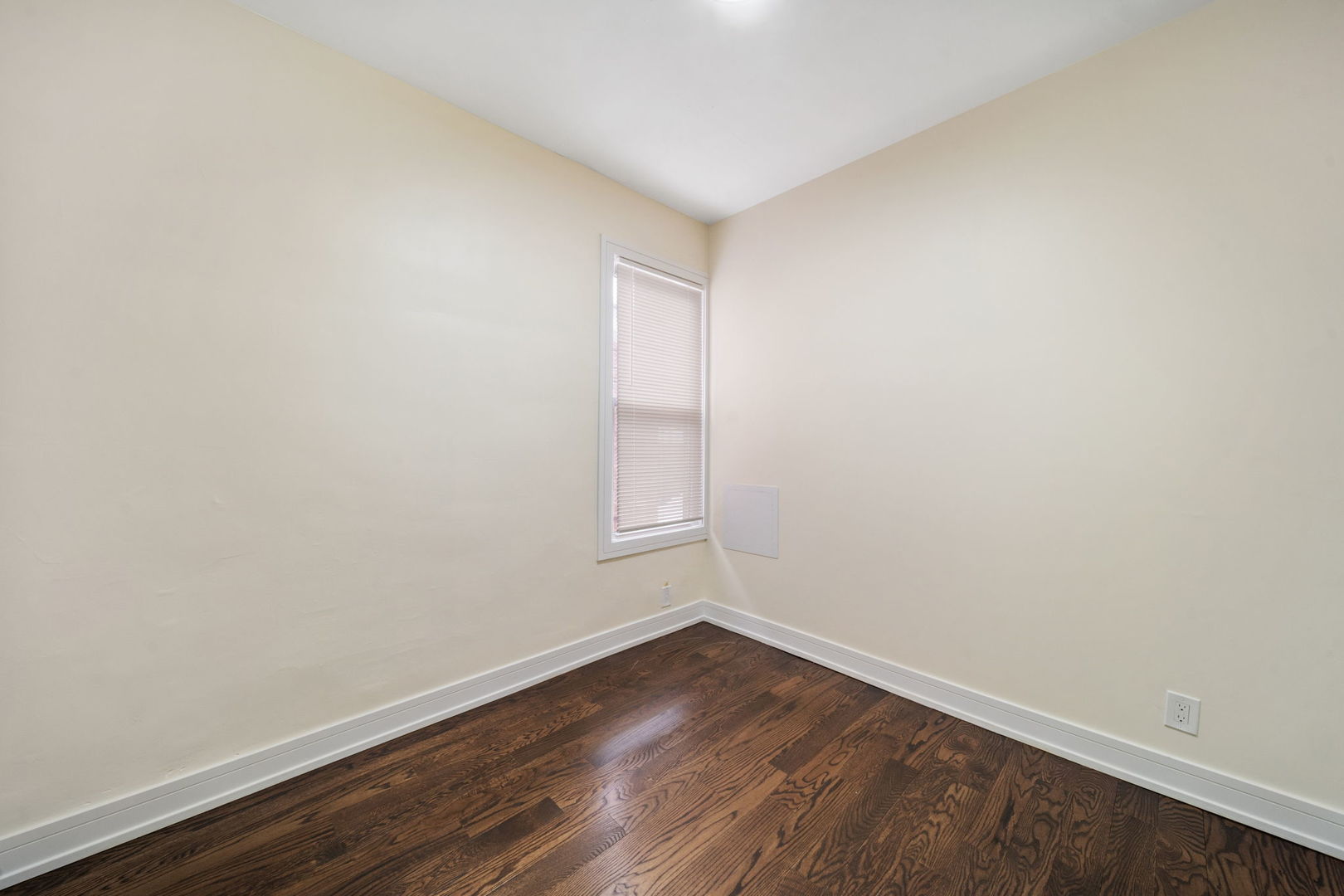 12000 S Perry Avenue, Chicago, IL 60628