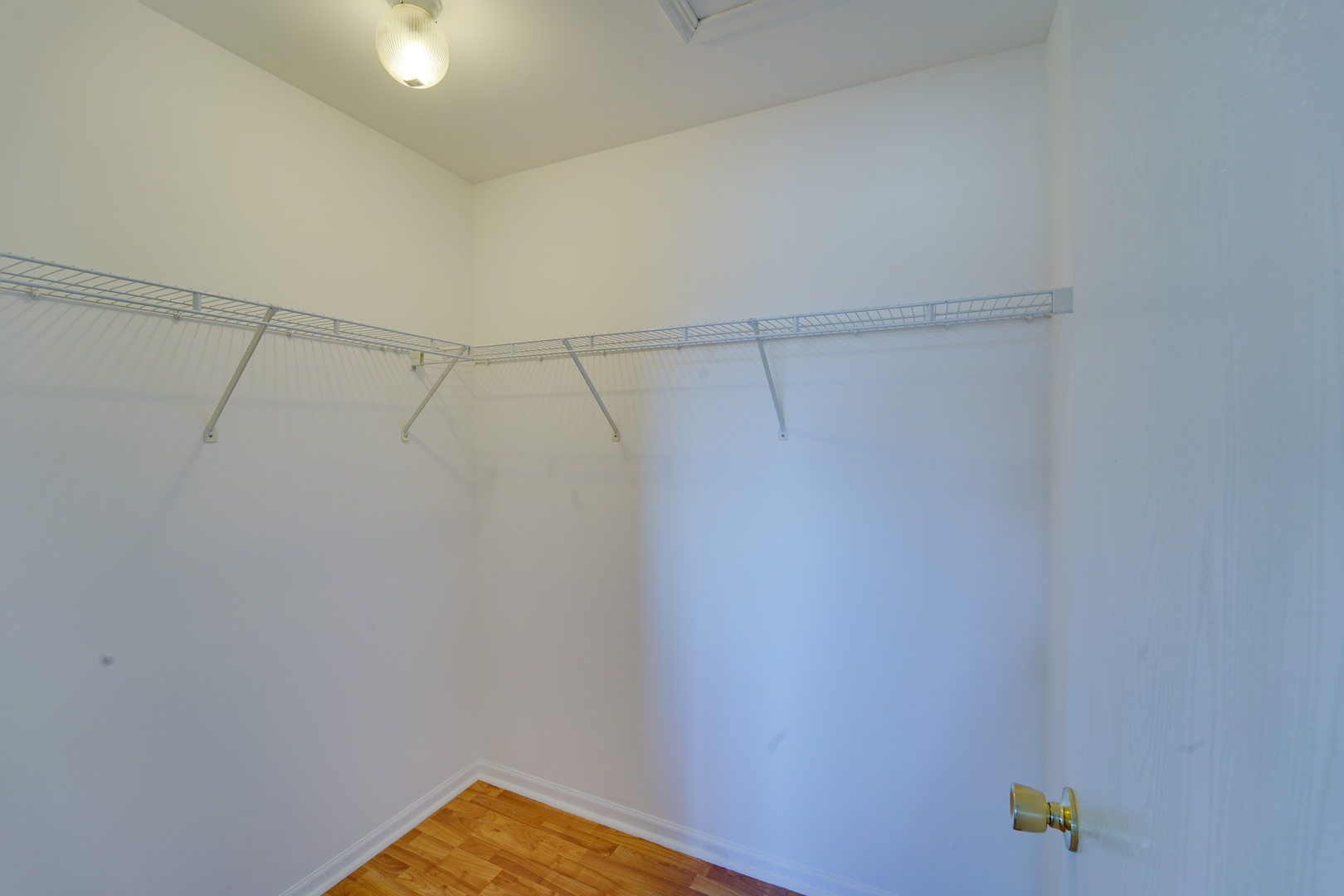 1231 SILVERSTONE Drive #1231, Carpentersville, IL 60110