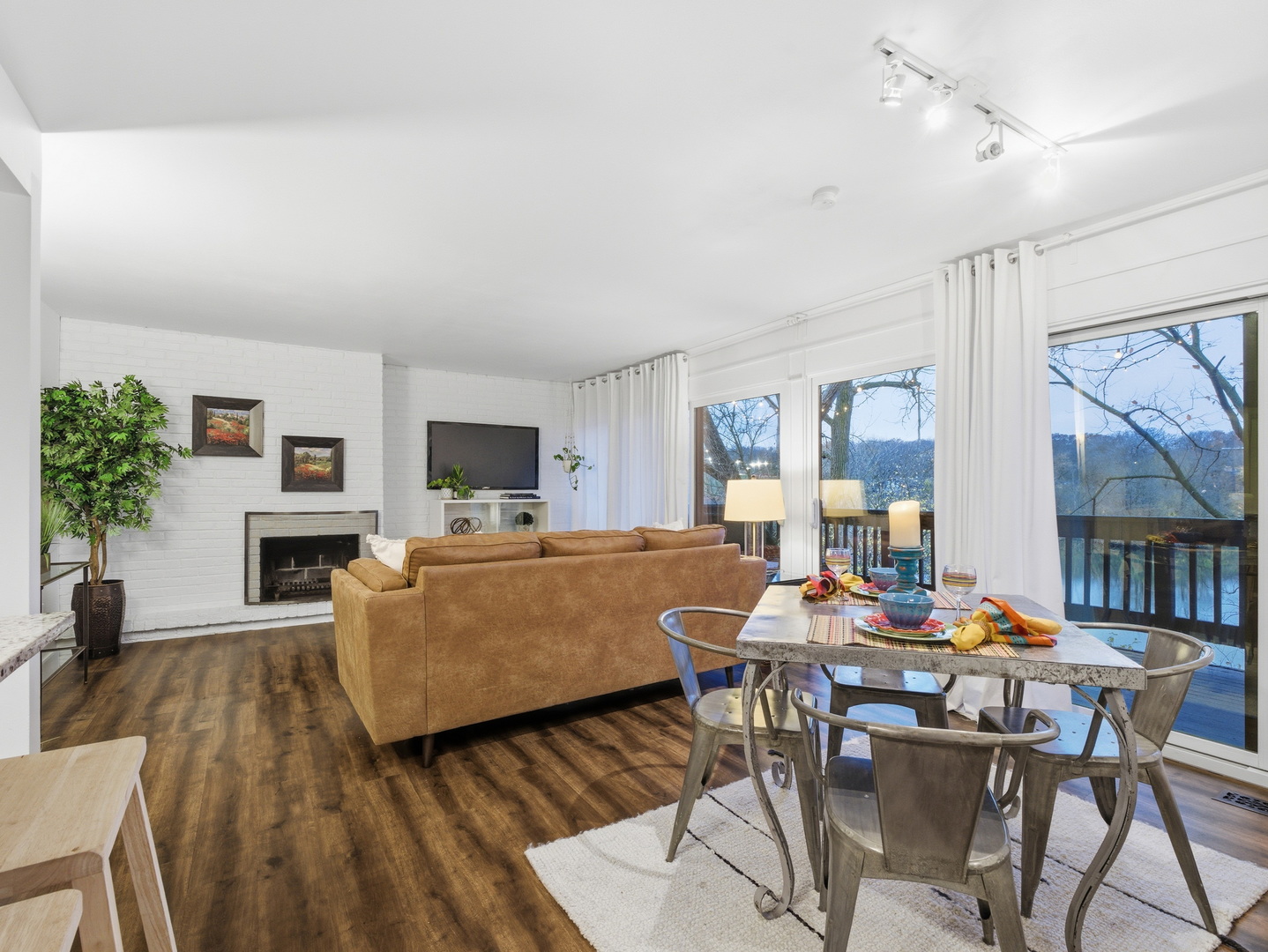 5512 E Lake Drive #C, Lisle, IL 60532