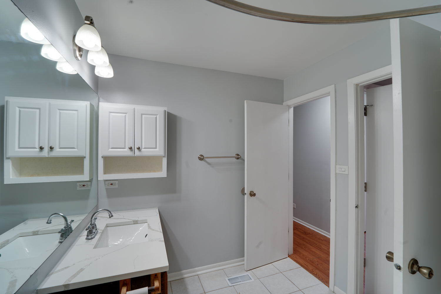 365 Grissom Lane #365, Hoffman Estates, IL 60194