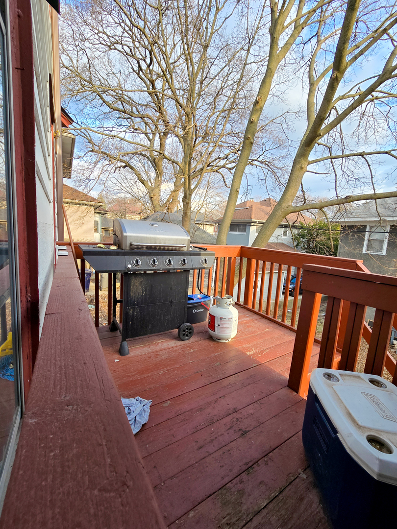 481 Division Street, Elgin, IL 60120