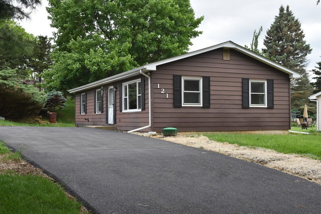 121 Pheasant Trail, Carpentersville, IL 60110