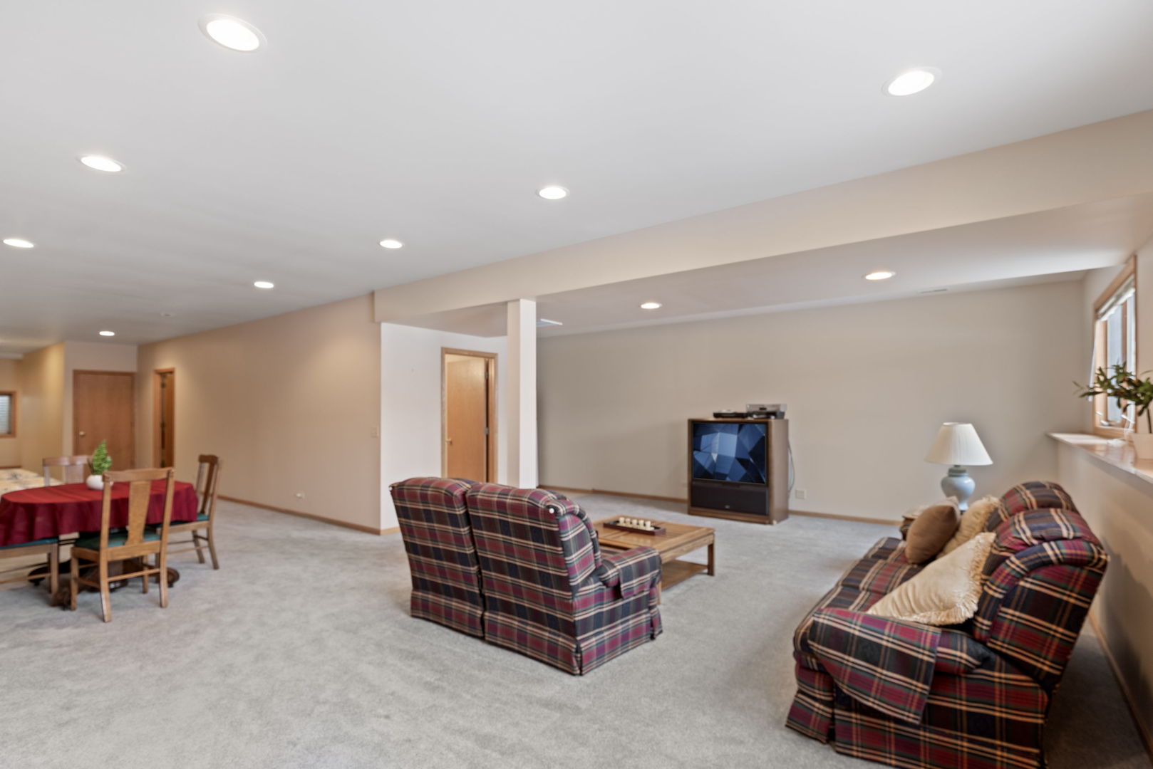 8207 Squirrel Drive, Spring Grove, IL 60081