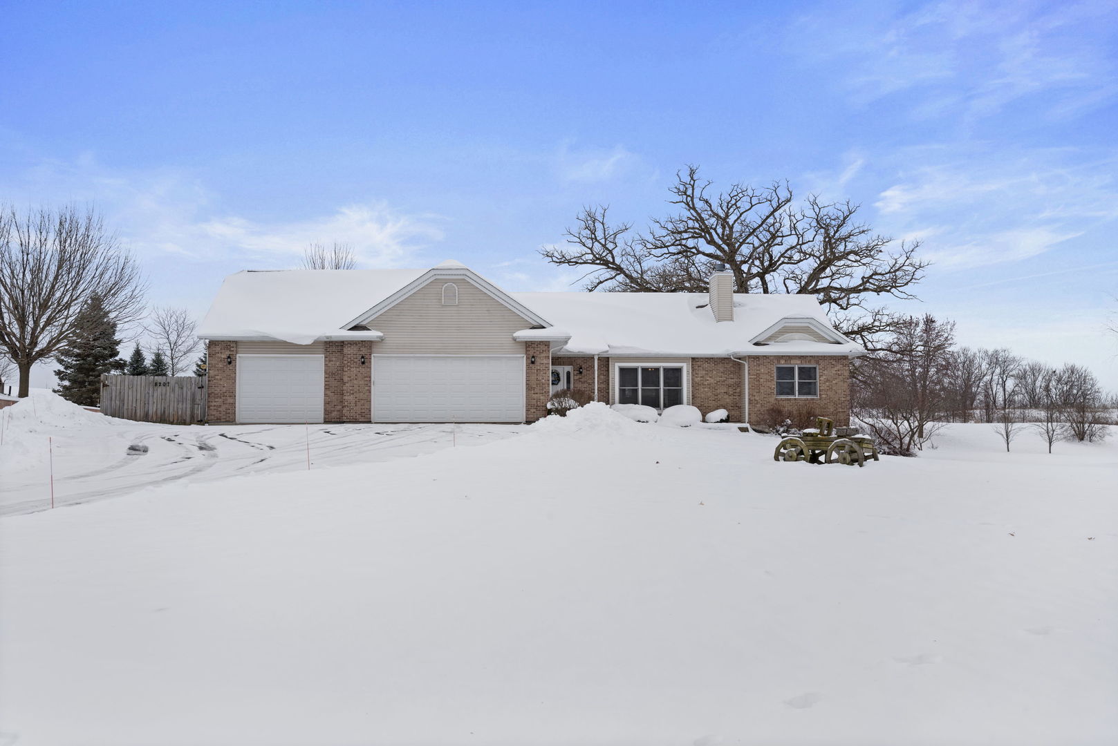 8207 Squirrel Drive, Spring Grove, IL 60081