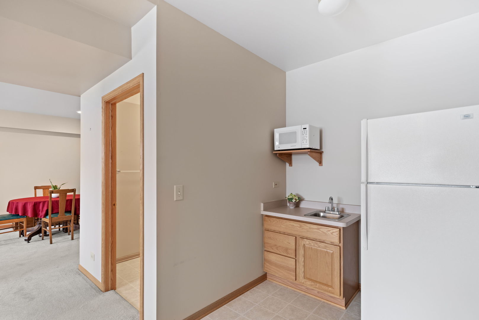 8207 Squirrel Drive, Spring Grove, IL 60081