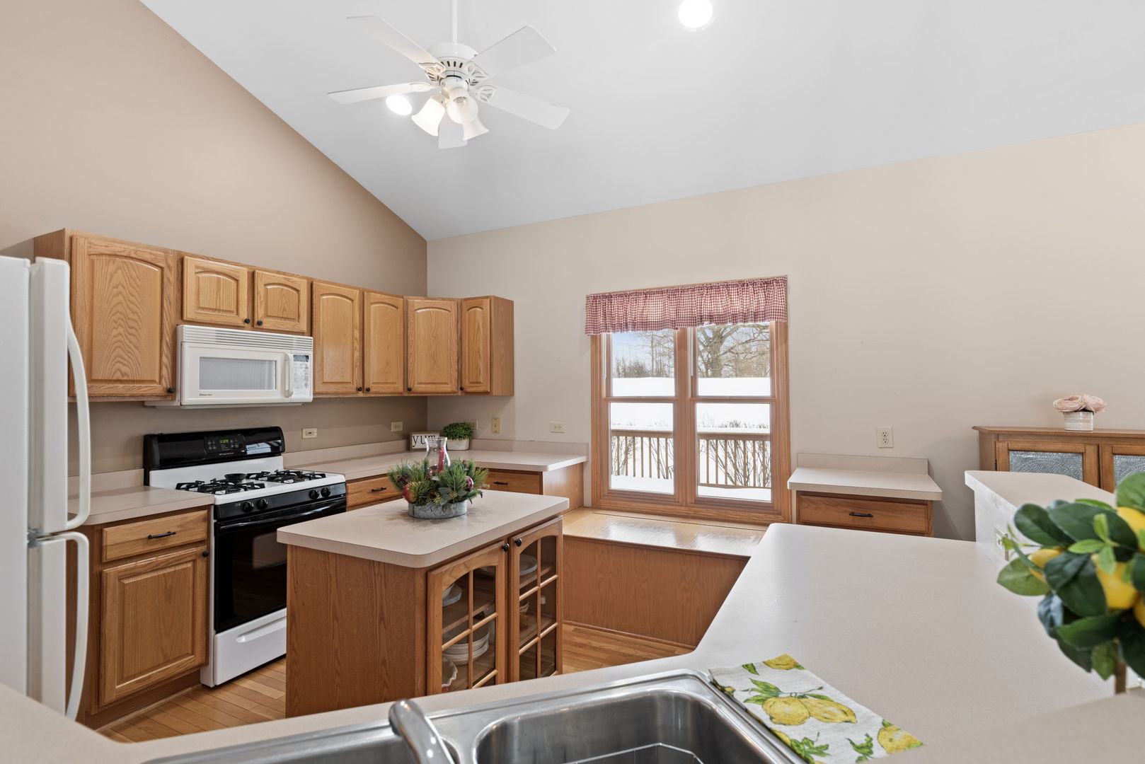 8207 Squirrel Drive, Spring Grove, IL 60081