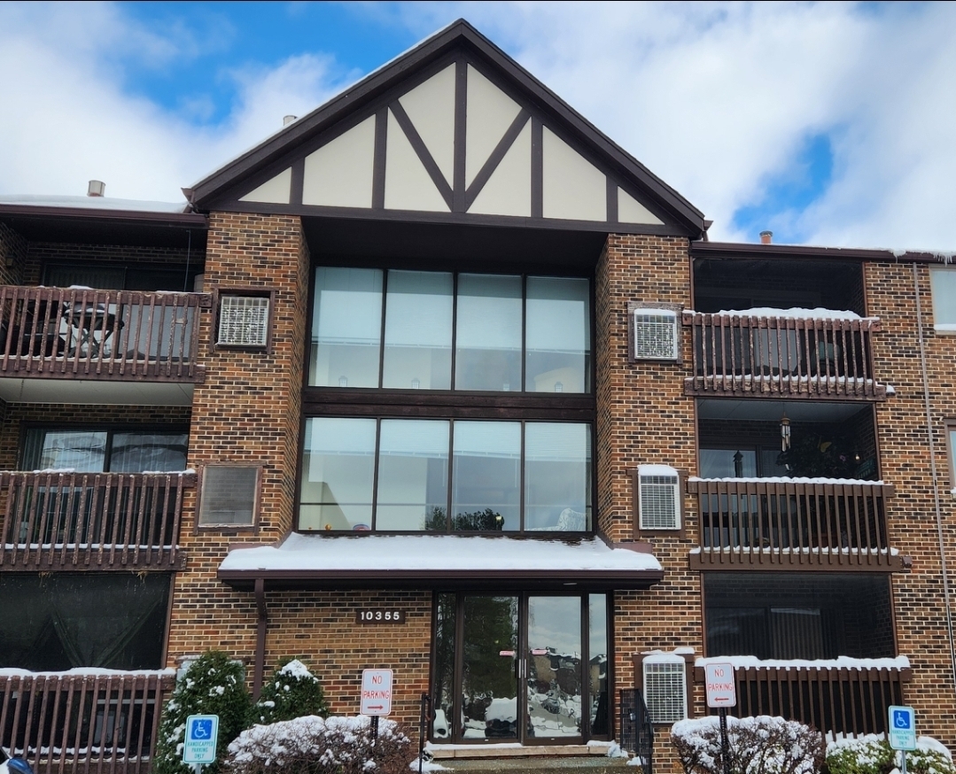10355 Menard Avenue #210, Oak Lawn, IL 60453