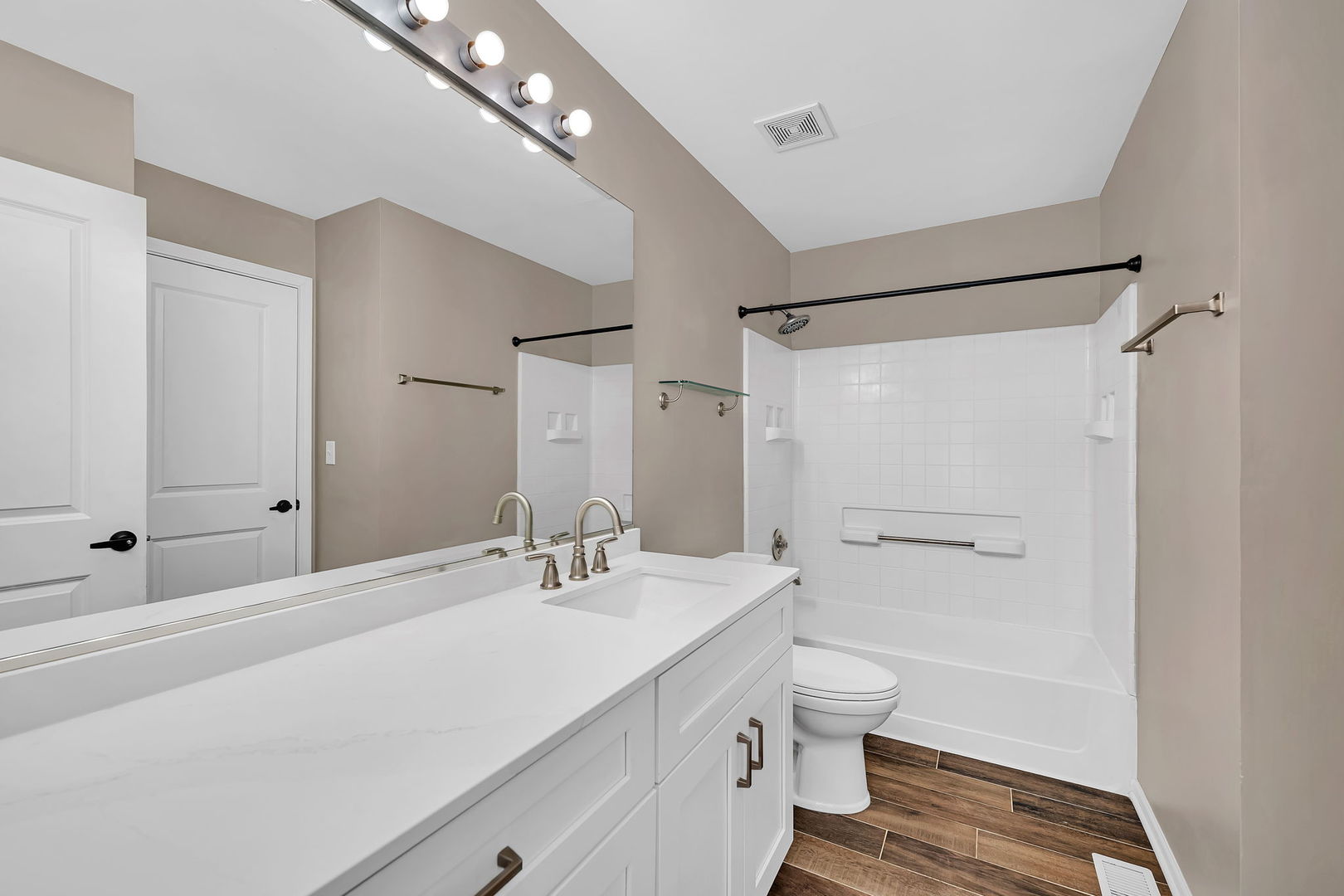 2357 Twilight Drive, Aurora, IL 60503