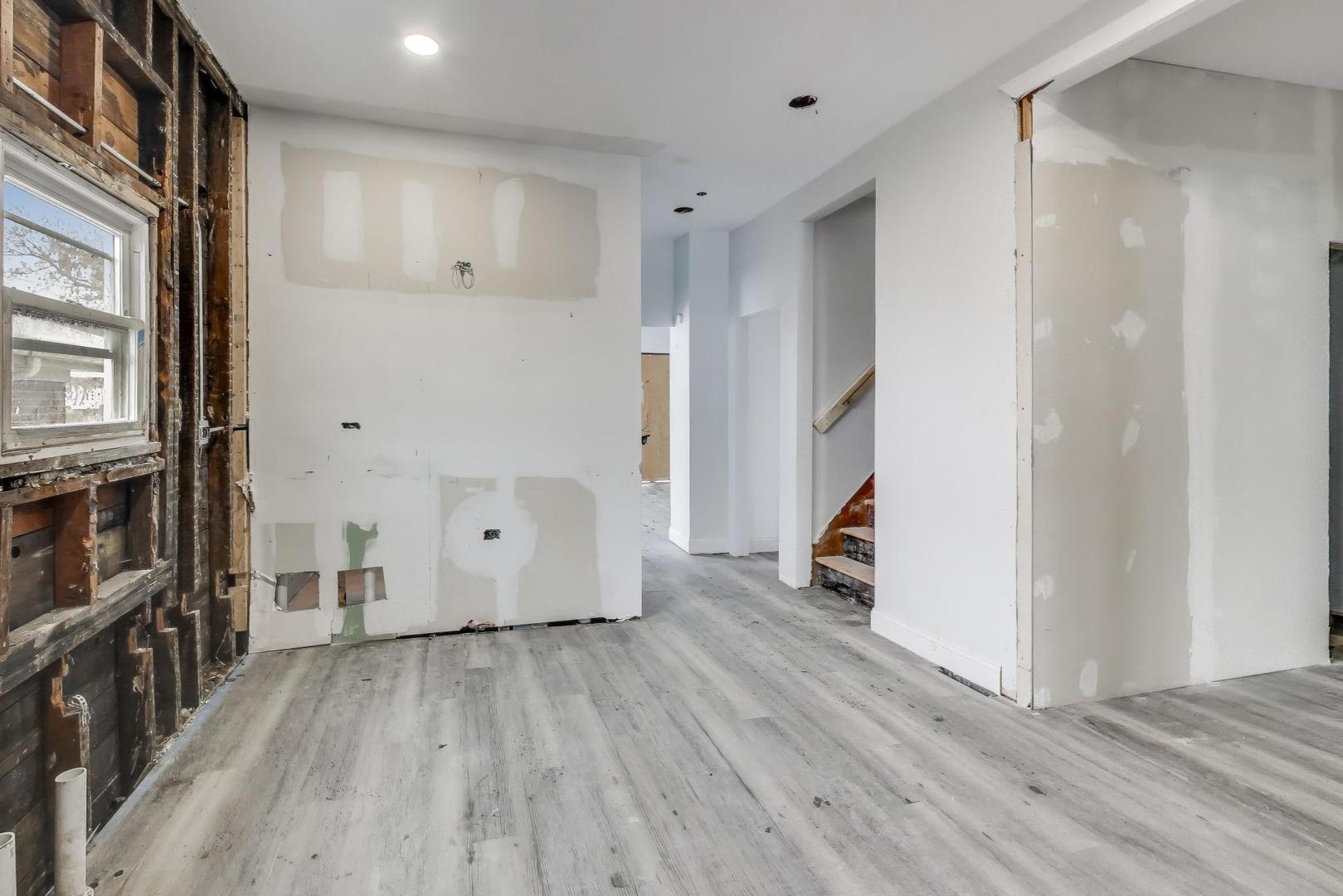 405 N Lawler Avenue, Chicago, IL 60644